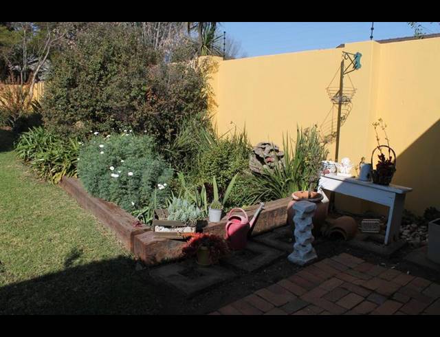 5 BEDROOM HOUSE FOR SALE IN MEADOWBROOK